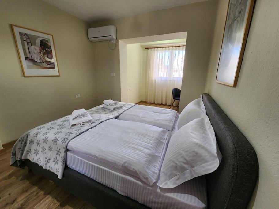 Ben's Apartment-city Center * Tirana